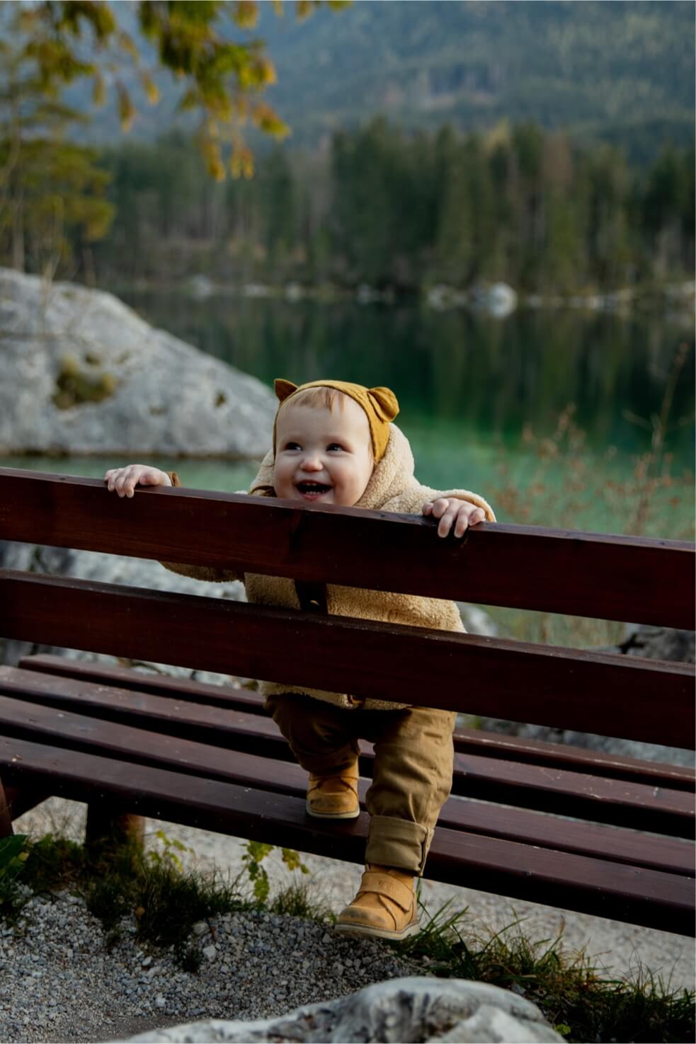 Kleinkind in der Natur