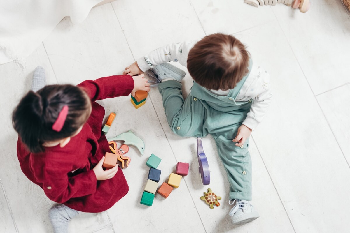 Kleinkinder beim Spielen